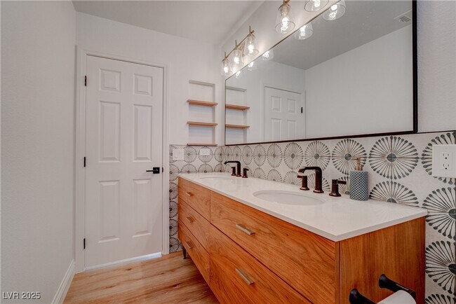 Building Photo - 10018 Twilight Canyon Ct