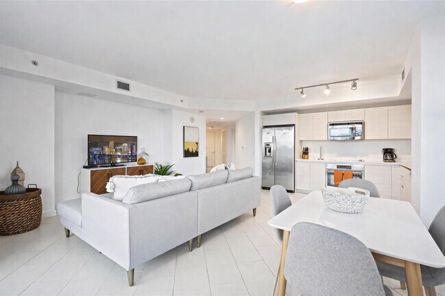 Building Photo - 4250 Biscayne Blvd