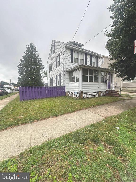 Building Photo - 700 Schiller Ave