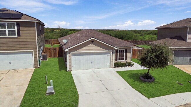 Building Photo - Spacious 4-Bedroom Home Near Lackland AFB with Private Backyard