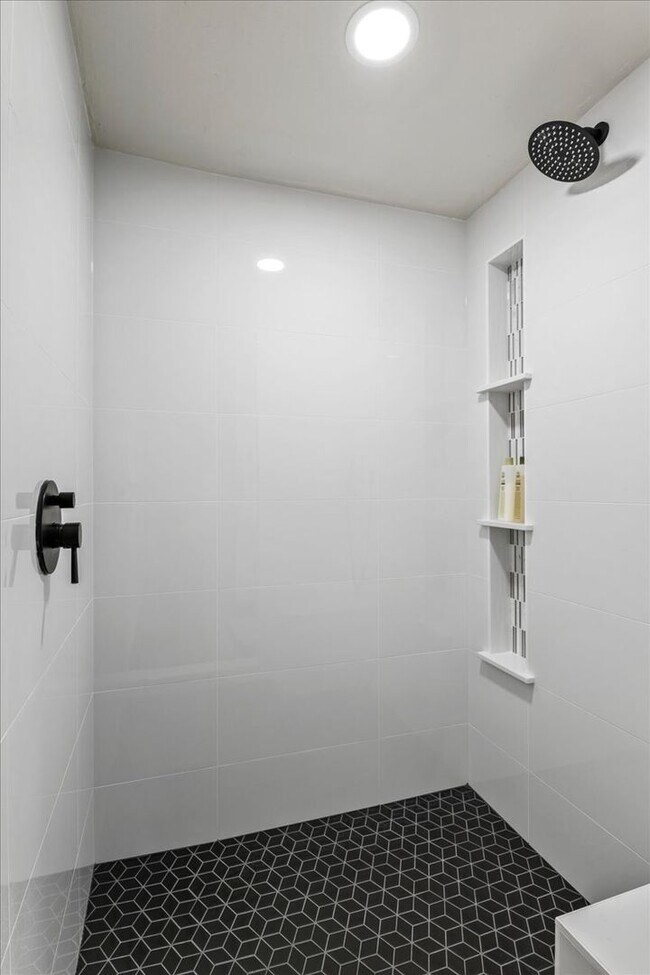 Building Photo - Fully Furnished Luxury Executive Rental