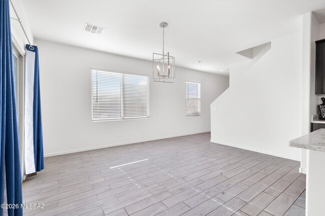 Building Photo - 7801 S Walnutview Dr