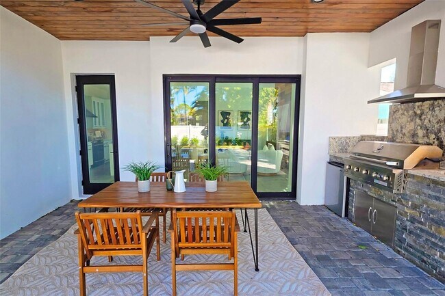 Building Photo - Bold Contemporary Sarasota Luxury Home. 4 Beds/ 4 Baths. Private Pool and Summer Grill.