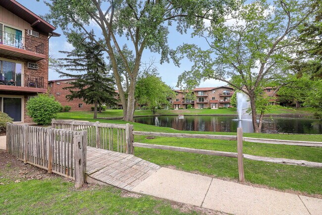 Building Photo - 2544 Waterbury Dr