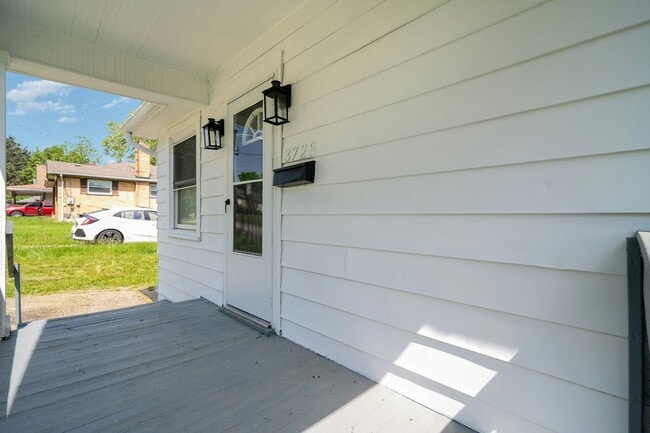 Building Photo - 3728 Standish Ave