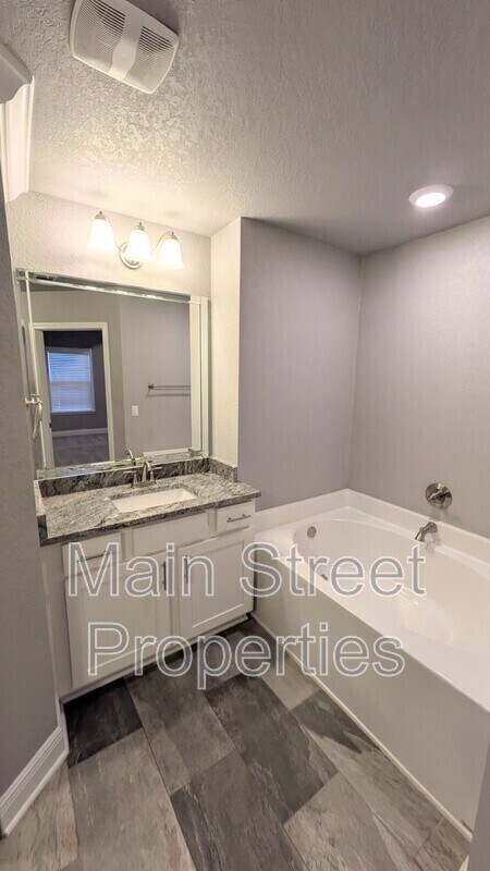 Building Photo - 6260 Saufley Pines Rd