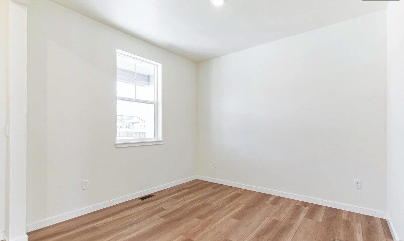 Building Photo - 9900 Biscay St