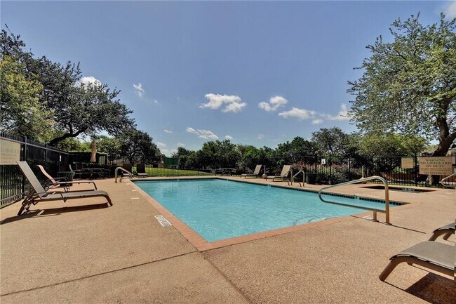 Building Photo - 7500 Shadowridge Run
