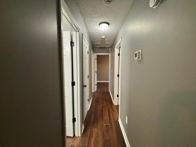 Building Photo - 2714 Fair Oak Ct