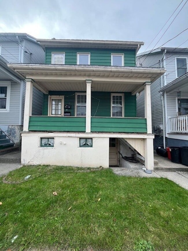 Primary Photo - 6 E High St