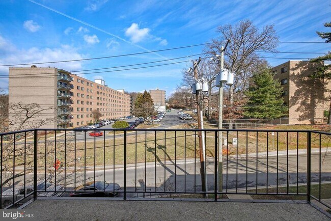 Building Photo - 8700 Manchester Rd