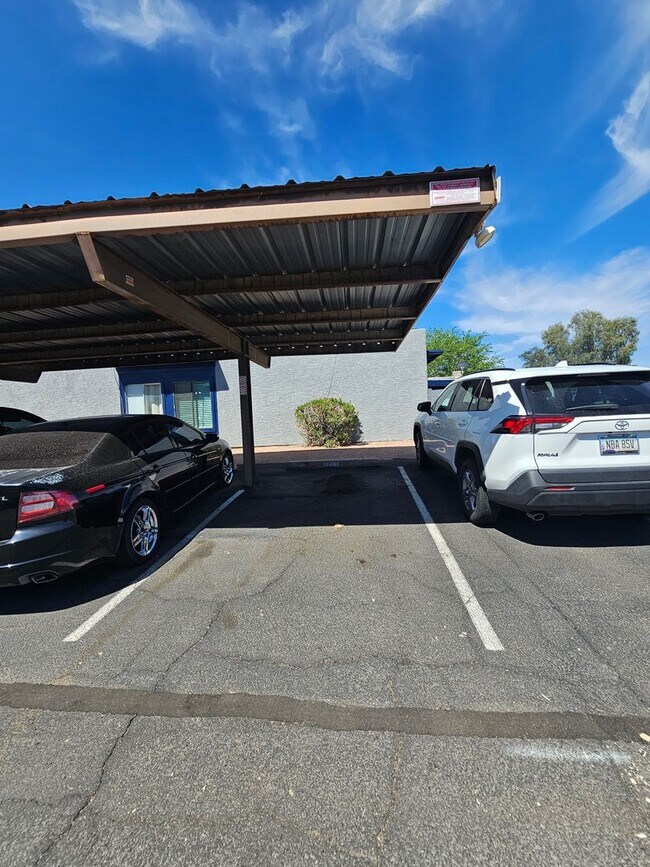 Building Photo - LONG TERM SHORT  TERM /UNFURNISHED  NO UTILITIES ~   PARTIALLY   FURNISHED
