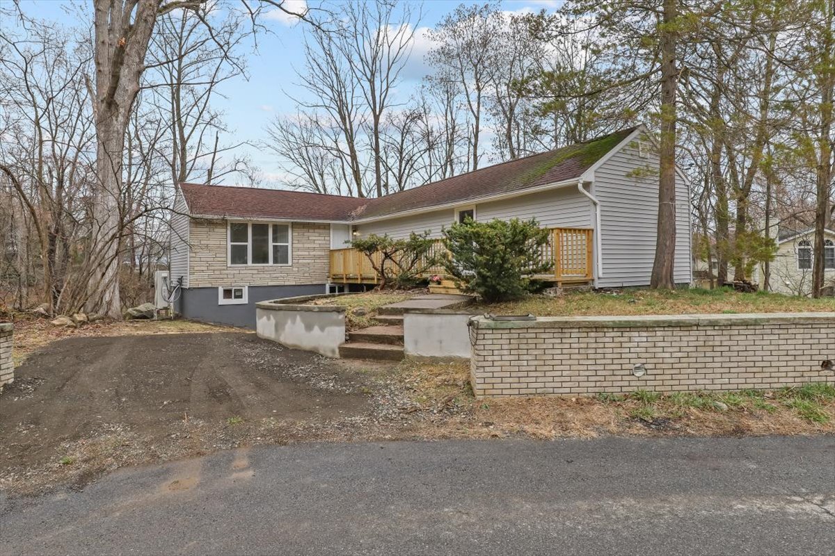 Building Photo - 8 Teatown Ct