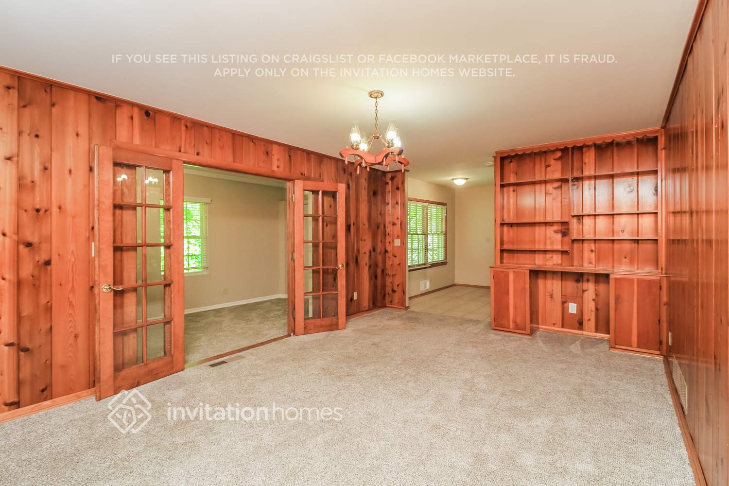 Building Photo - 1599 Knob Hill Dr NE