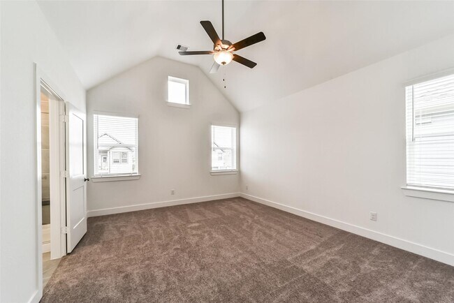 Building Photo - 1531 Crystal Stream Dr