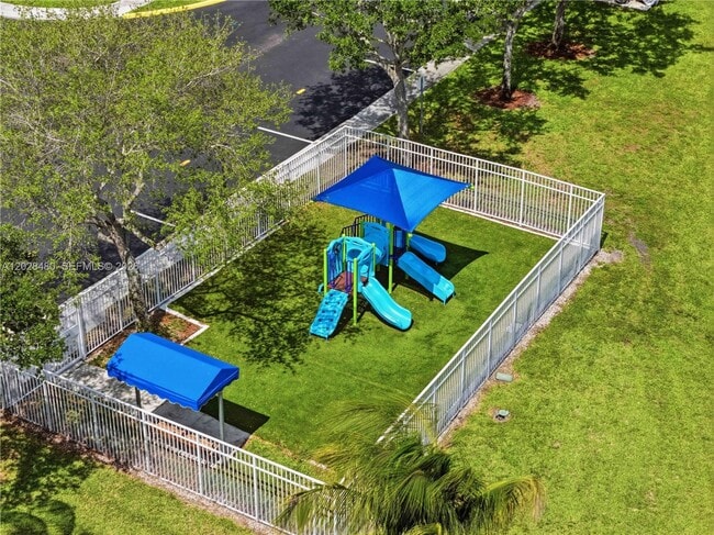 Building Photo - 4425 SW 160th Ave