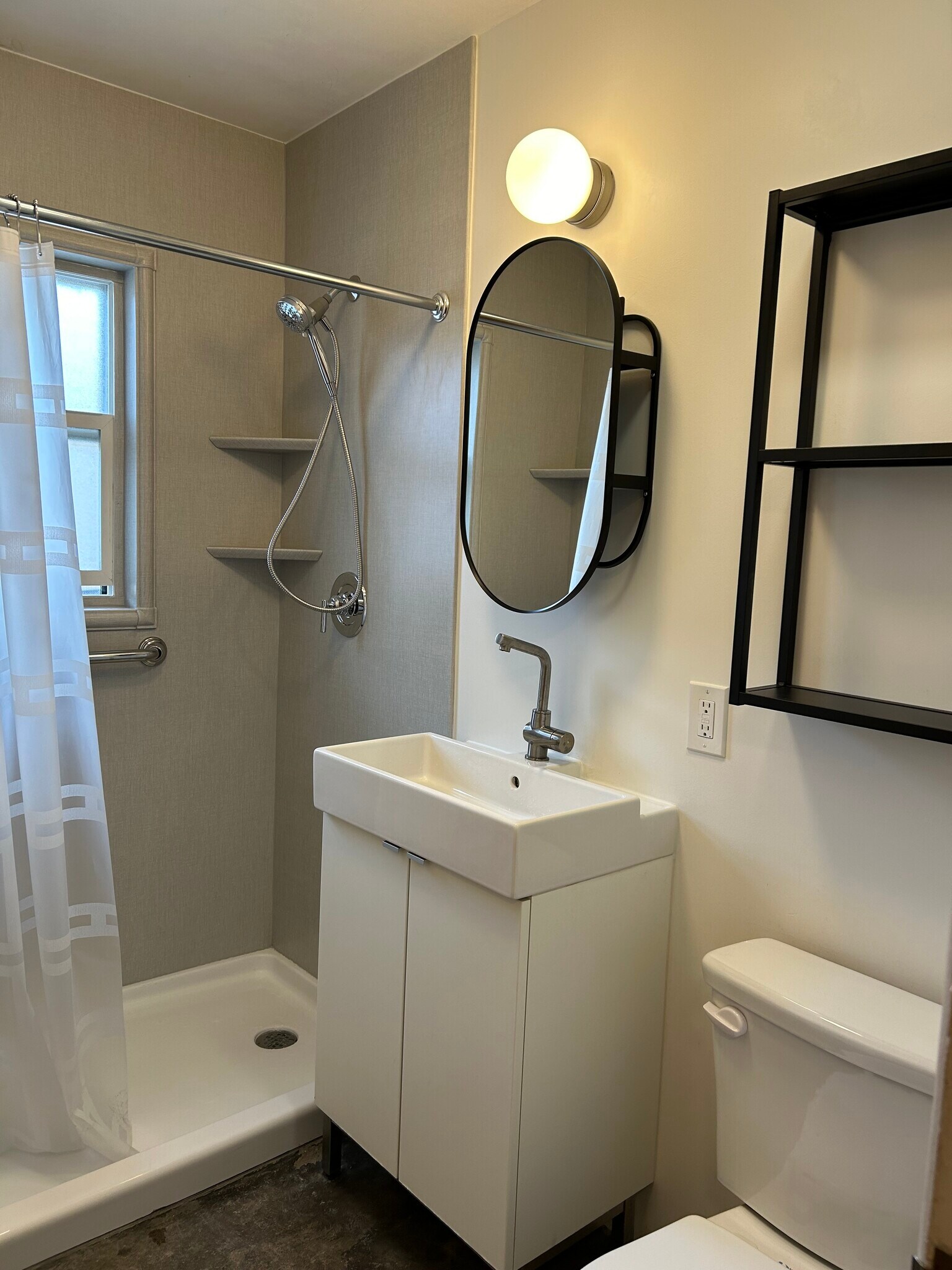 Building Photo - 3666 Villa Ter