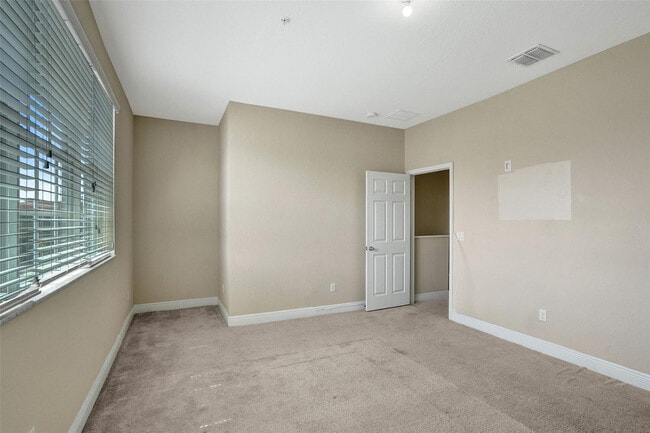 Building Photo - 11960 SW 27th Ct