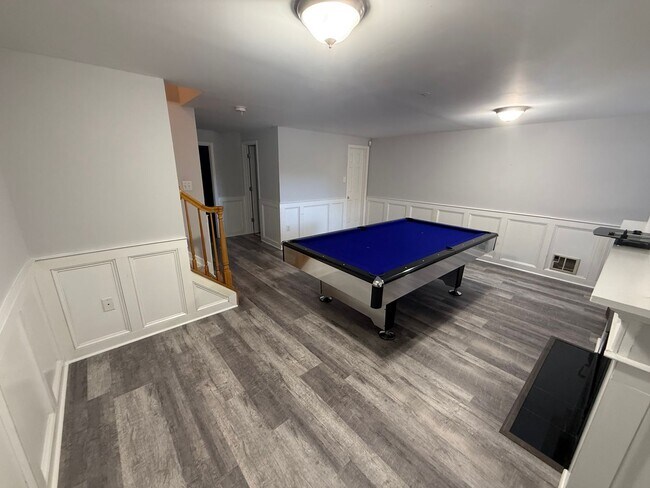 Building Photo - Spacious Townhome in desirable Bel Air Nei...