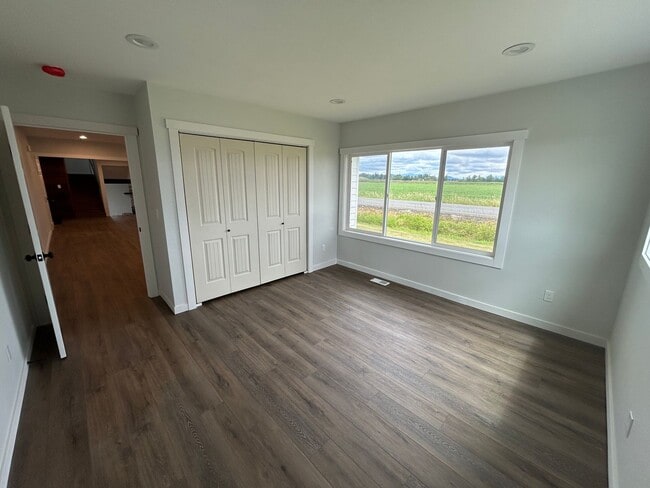 Building Photo - Fully Remodeled Five Bedroom House for Rent!