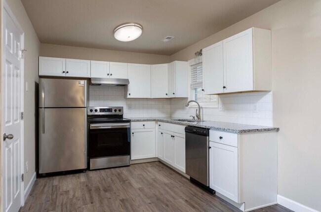 Building Photo - 328 Mulberry Ave