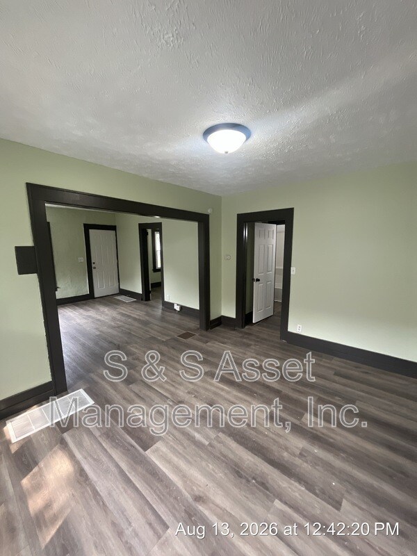 Building Photo - 1006 Mahlon St