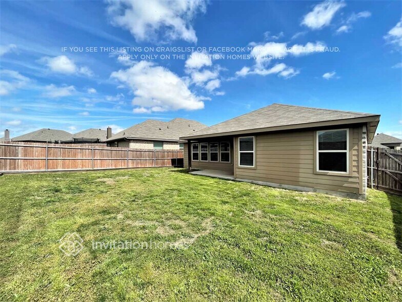 Building Photo - 2516 Old Buck Dr