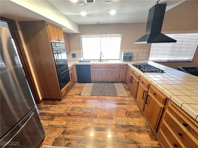 Building Photo - 5242 Dickens Dr