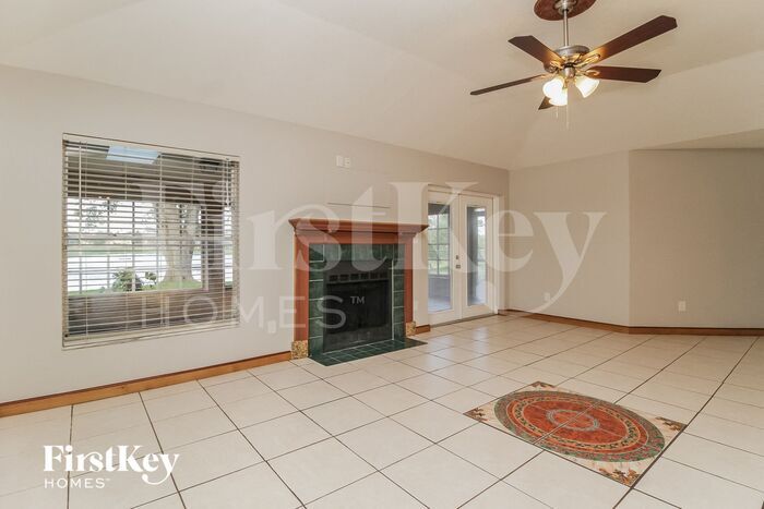 Building Photo - 372 Fairgreen Pl