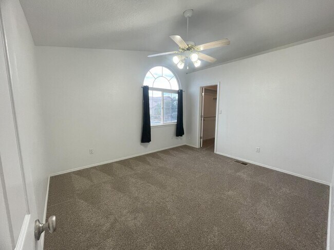 Building Photo - 5555 Mansfield Pl NW