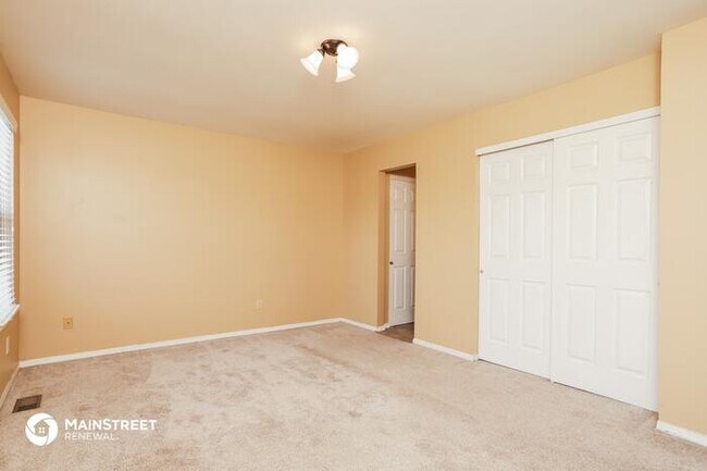 Building Photo - 5 Coachman Ct, O'Fallon, MO 63368