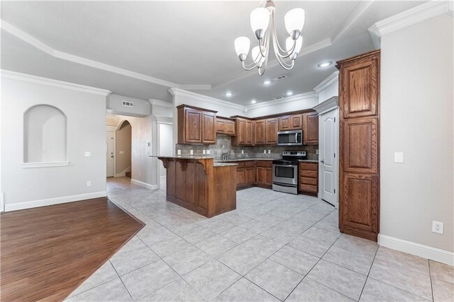 Building Photo - 604 NW 17th Ct