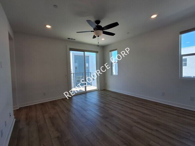 Building Photo - 26943 Pathfinder Ln