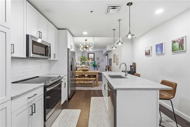 Building Photo - 2545 Penn Ave