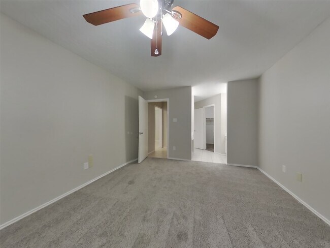 Building Photo - 6922 Clee Ln