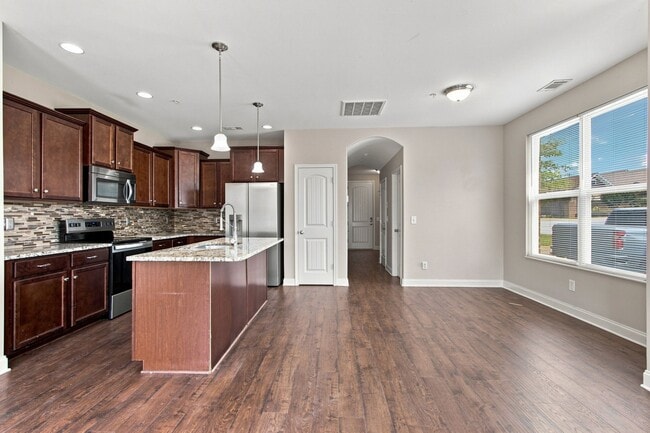Building Photo - 2065 Newark Ln