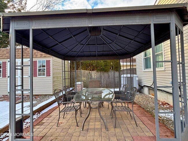 Building Photo - 16 Maryland Ave