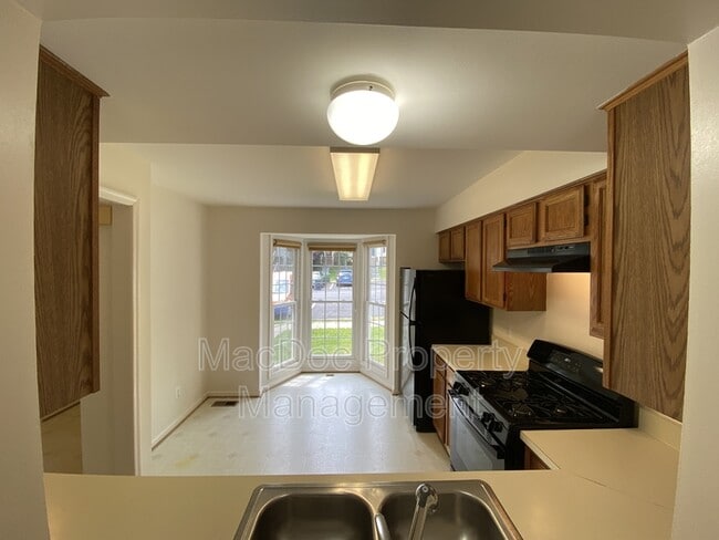 Building Photo - 106 Batley Ct