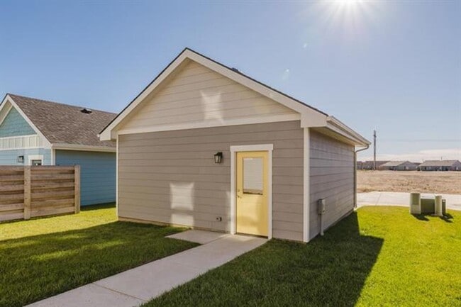 Building Photo - Brand New 5 bed/3.5 bath