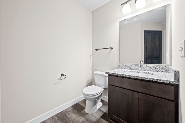 Building Photo - New 3 Bedroom Townhome
