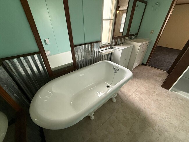 Building Photo - 14383 Yuma Rd