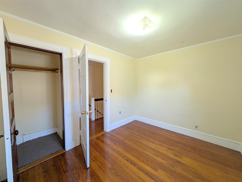 Building Photo - 58 Monument St