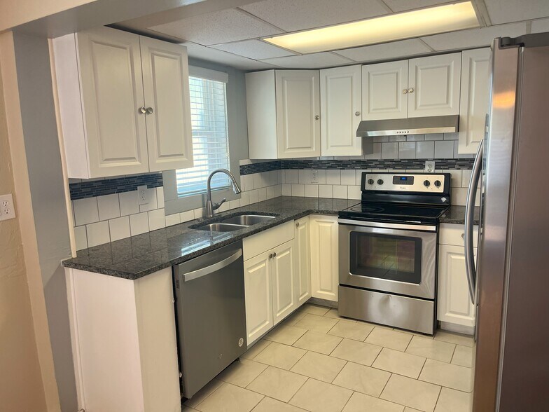Building Photo - 1003 Patterson Dr