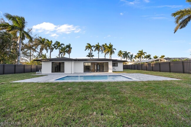 Building Photo - 112 Bayshore Dr