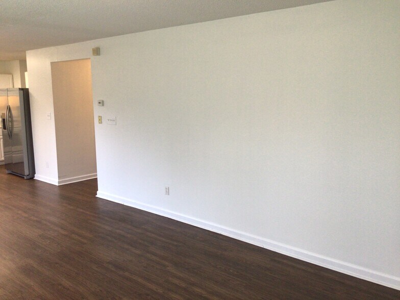Building Photo - 9401 Fetlock Ct