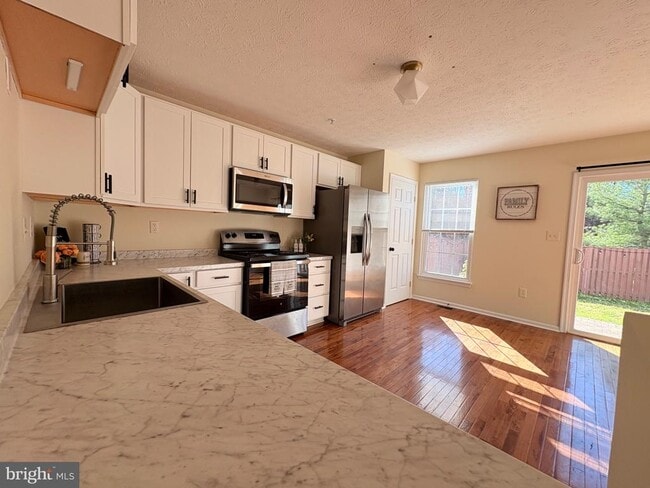 Building Photo - 1703 Bluffs Island Ct