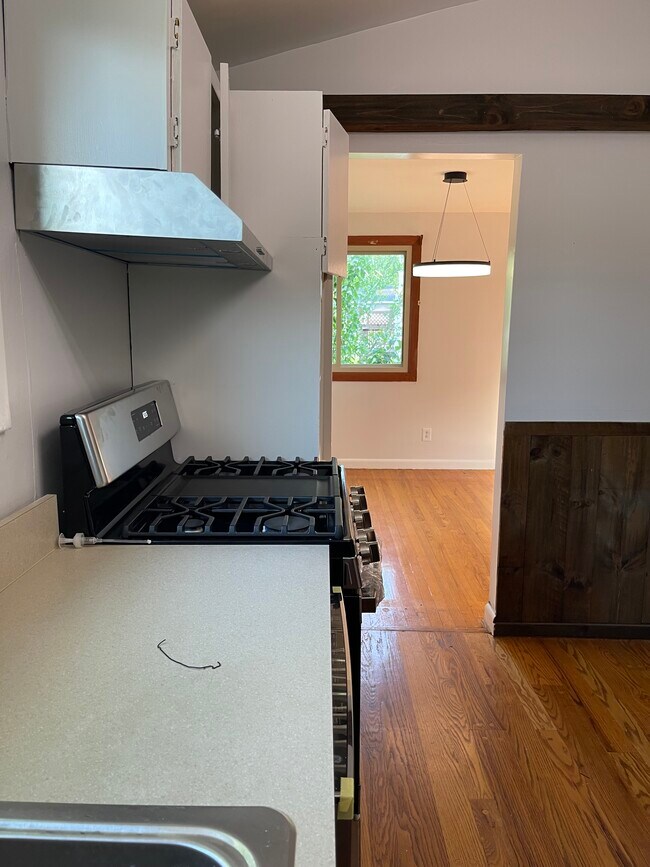 Building Photo - 6 Juniper Ln