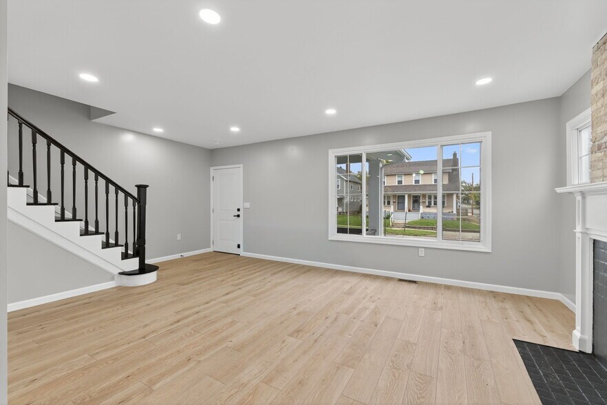 Building Photo - 1123-1125 S Ohio Ave