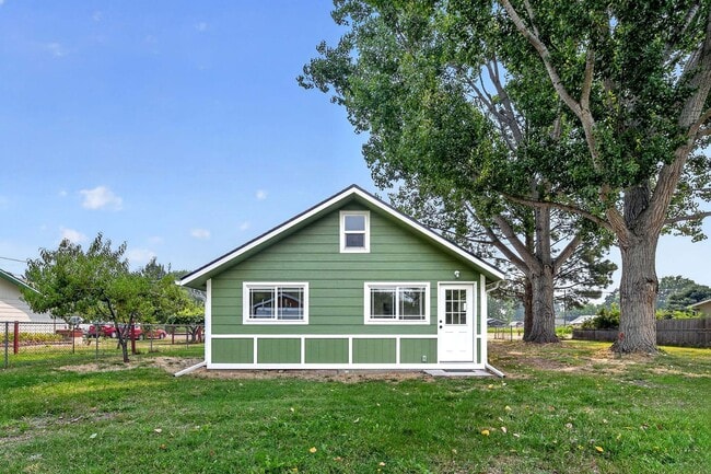 Building Photo - 829 Lincoln Ave