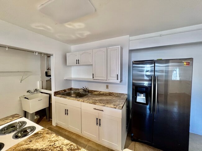 Unit Akitchen - 91-720 Makule Rd